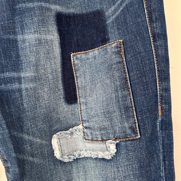 🔶Cabi Slim Boyfriend Patch Look Jeans - Picture 9 of 14